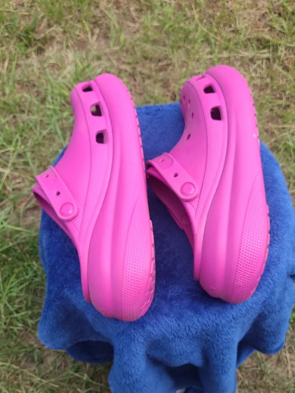 CROCS Pinkish Purple Clog Think Sole Detail Womens Size 11
